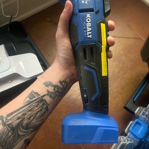 Kobalt oscillating tool. Like new. 24v 4 ah battery and charger included.